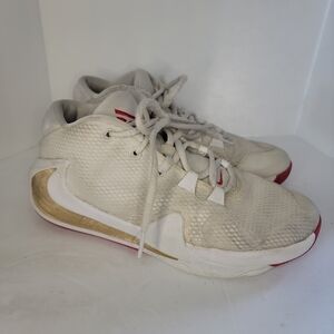 Nike Zoom Freak 1 Roses Youth Size 5.5 youth White & Gold BQ5633-100